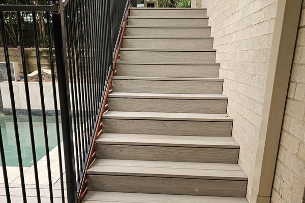 stairs-balustrades-130F761439-28B1-7932-70F7-AA4FCEB7902F.jpg
