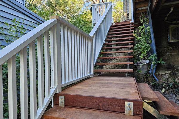stairs-balustrades-247EC15474-8EA6-CD47-D655-52CF0A18391C.jpg