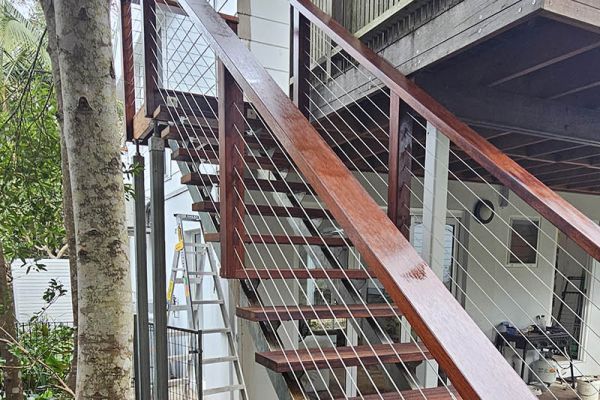 stairs-balustrades-68F11F4EEA-CB54-1101-35EE-32AEB88A0A2B.jpg