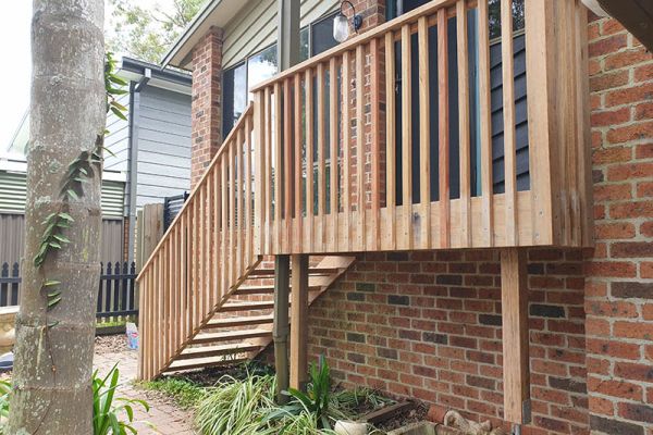 stairs-balustrades-6B0D1AF44-35A9-2DEE-C95E-C8BF68F80544.jpg