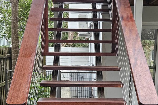 stairs-balustrades-80658ABA9B-FEA8-D905-7B58-68713F2A2823.jpg